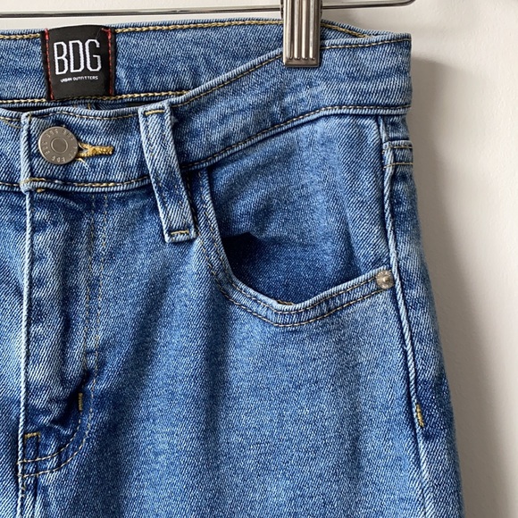 BDG High Rise Girlfriend High Rise Jeans Medium Wash Jeans - Picture 3 of 6